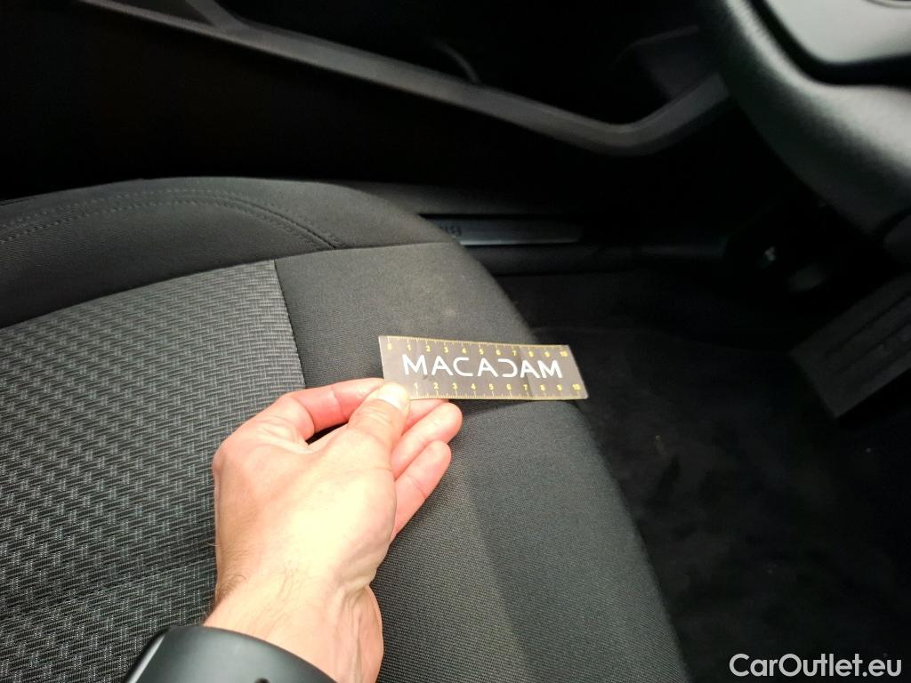  Bmw  Serie 1 BMW Série 1 / 2019 / 5P / Berline 116i Business Design #17