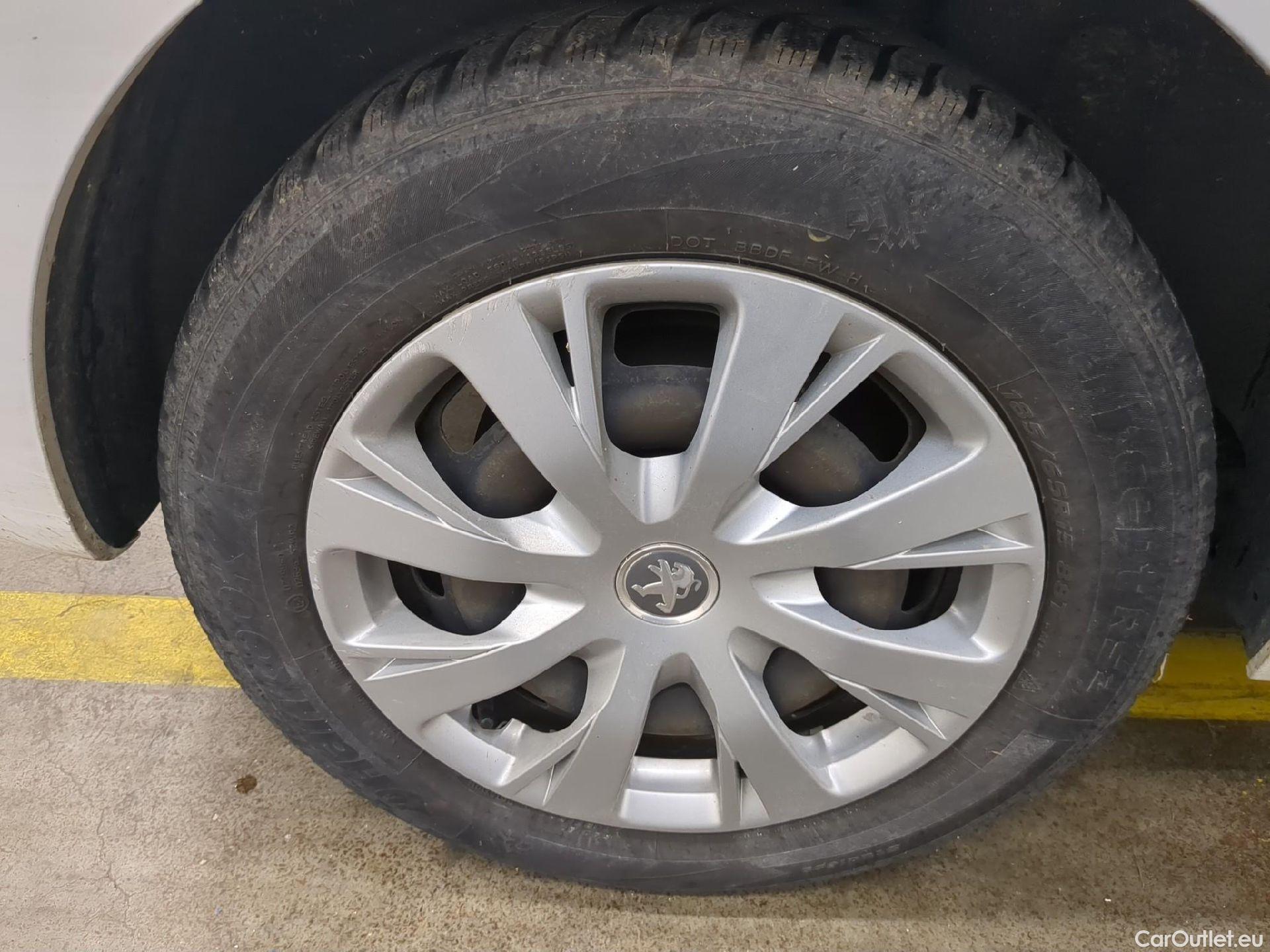  Peugeot  208  Affaire Premium Pack 1.2 80CV BVM5 E6dT #4