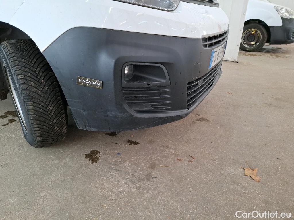  Citroen  Berlingo CITROEN  / 2018 / 4P / Fourgonnette M 650kg BlueHDi 75 S&S BVM Club #12