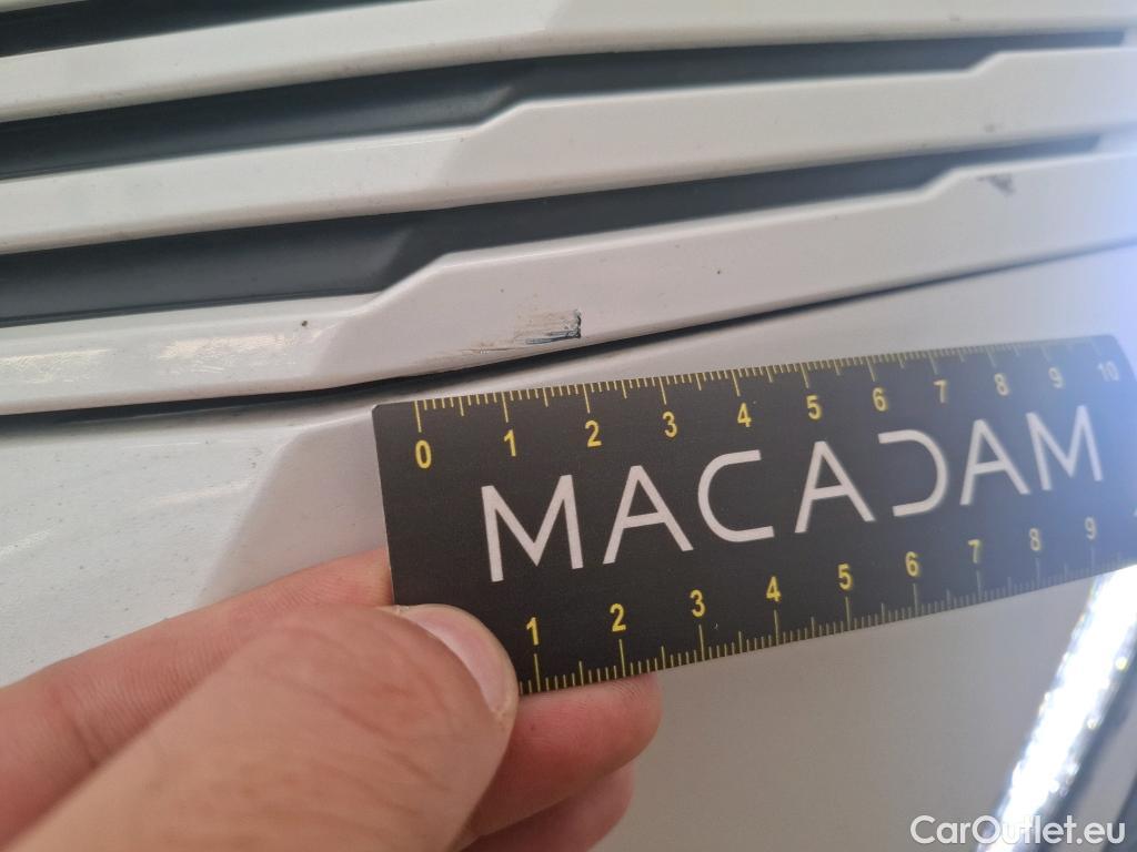  Peugeot  3008 PEUGEOT  / 2020 / 5P / SUV 1.6 HYBRID4 300 E-EAT8 GT #47