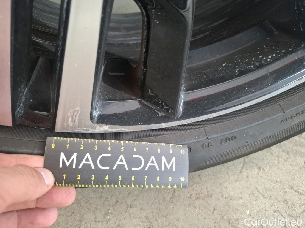  Peugeot  3008 PEUGEOT  / 2020 / 5P / SUV 1.6 HYBRID4 300 E-EAT8 GT #72