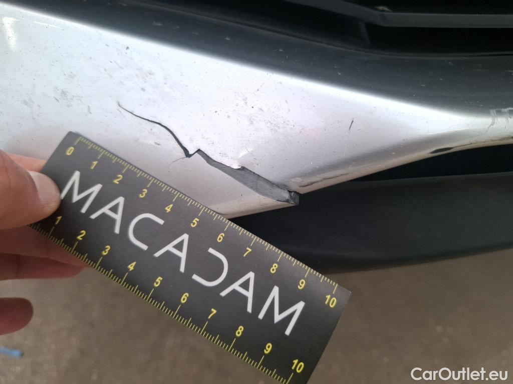  Peugeot  3008 PEUGEOT  / 2020 / 5P / SUV 1.6 HYBRID4 300 E-EAT8 GT #33