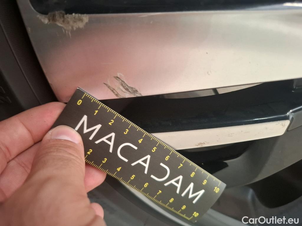  Peugeot  3008 PEUGEOT  / 2020 / 5P / SUV 1.6 HYBRID4 300 E-EAT8 GT #79