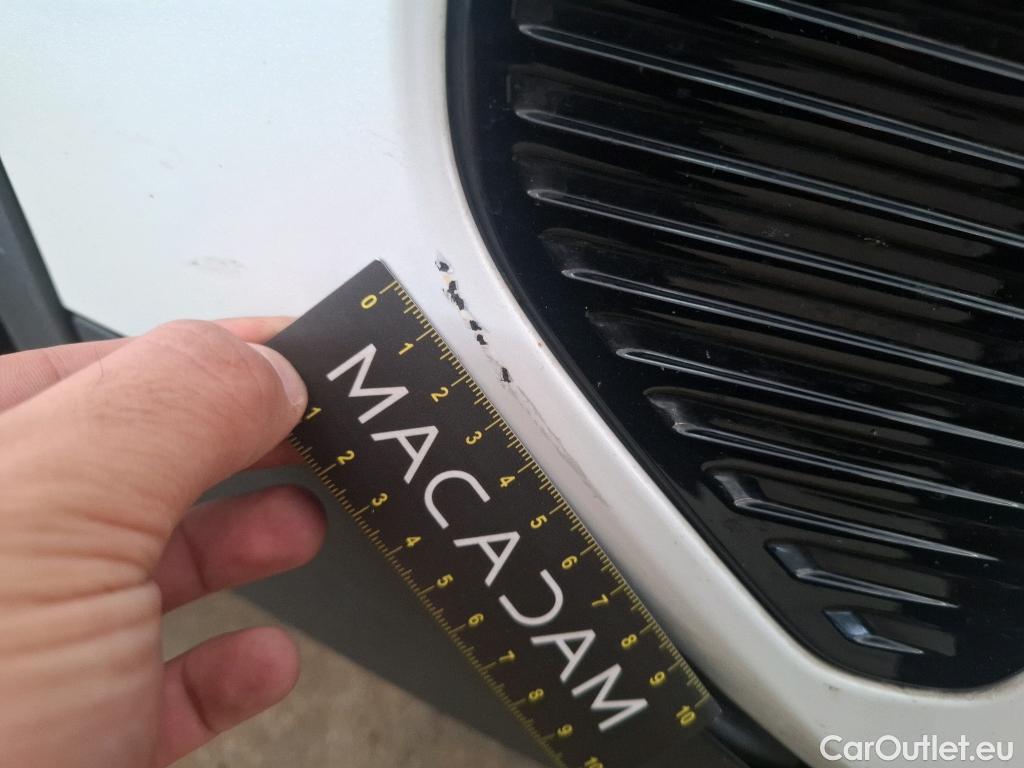  Peugeot  3008 PEUGEOT  / 2020 / 5P / SUV 1.6 HYBRID4 300 E-EAT8 GT #43