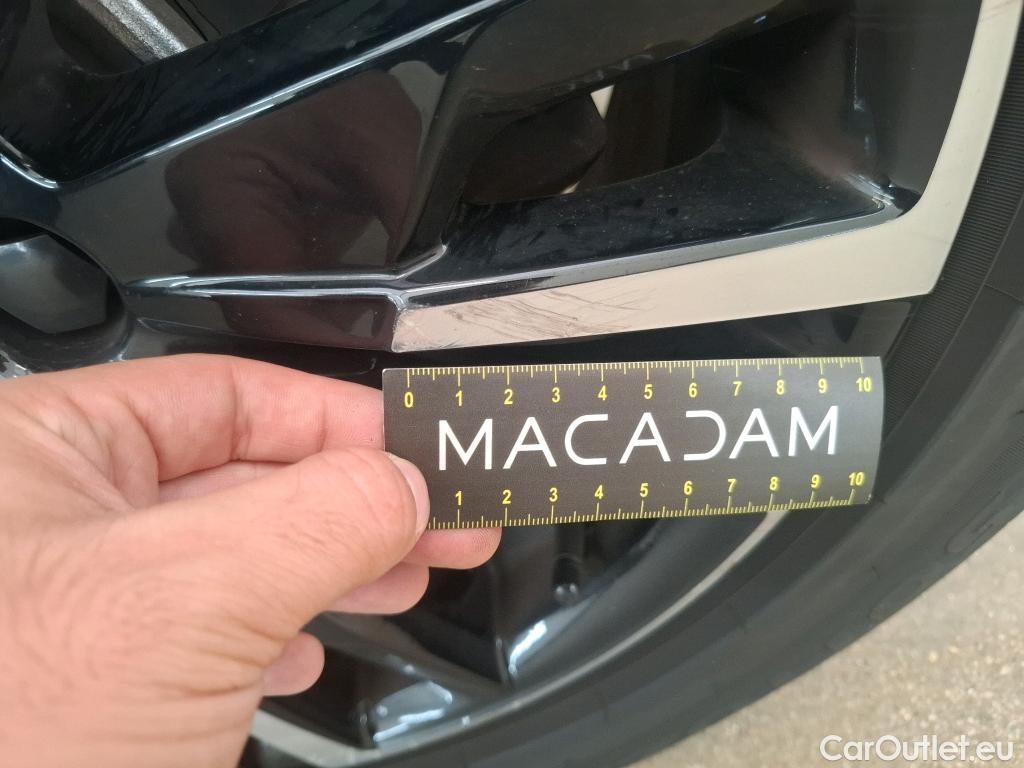  Peugeot  3008 PEUGEOT  / 2020 / 5P / SUV 1.6 HYBRID4 300 E-EAT8 GT #77