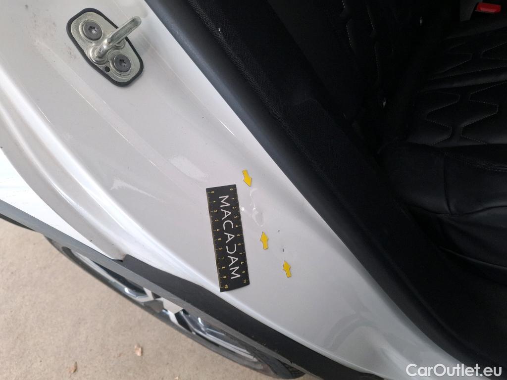  Peugeot  3008 PEUGEOT  / 2020 / 5P / SUV 1.6 HYBRID4 300 E-EAT8 GT #36