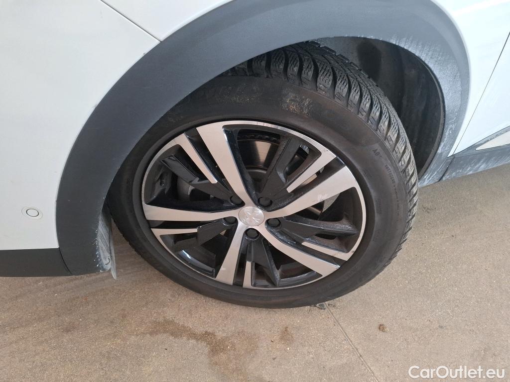  Peugeot  3008 PEUGEOT  / 2020 / 5P / SUV 1.6 HYBRID4 300 E-EAT8 GT #49