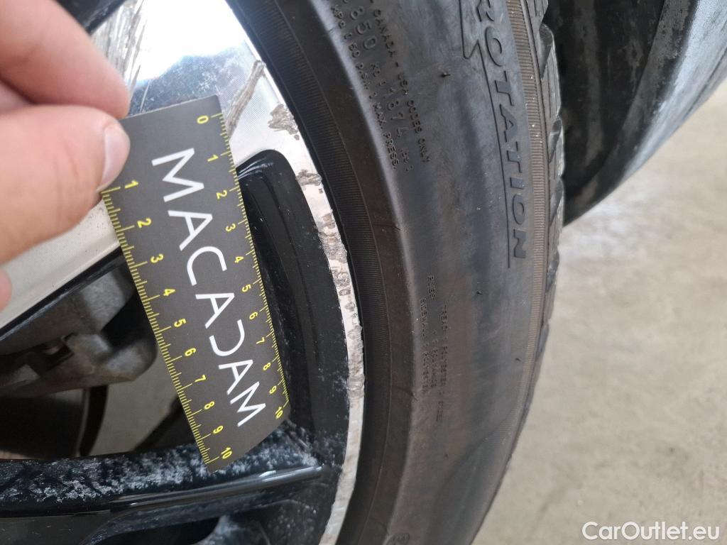  Peugeot  3008 PEUGEOT  / 2020 / 5P / SUV 1.6 HYBRID4 300 E-EAT8 GT #69