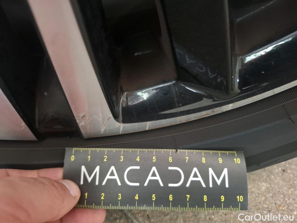  Peugeot  3008 PEUGEOT  / 2020 / 5P / SUV 1.6 HYBRID4 300 E-EAT8 GT #78