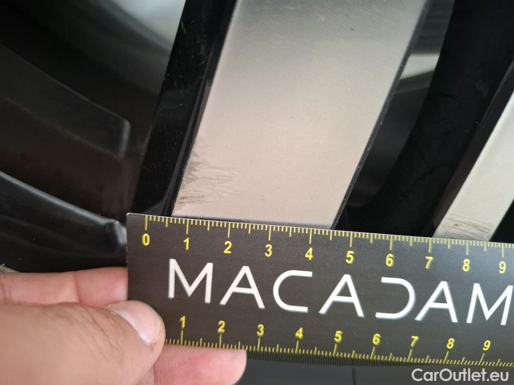  Peugeot  3008 PEUGEOT  / 2020 / 5P / SUV 1.6 HYBRID4 300 E-EAT8 GT #56