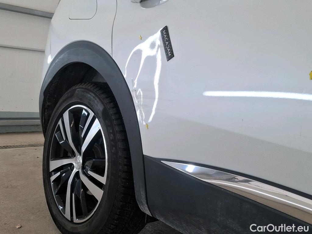  Peugeot  3008 PEUGEOT  / 2020 / 5P / SUV 1.6 HYBRID4 300 E-EAT8 GT #18