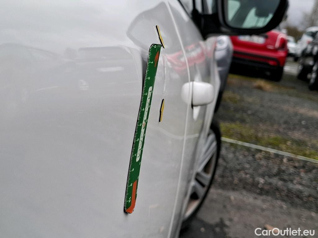  Peugeot  208  Allure Business 1.2 PureTech 110CV BVA6 E6 #24