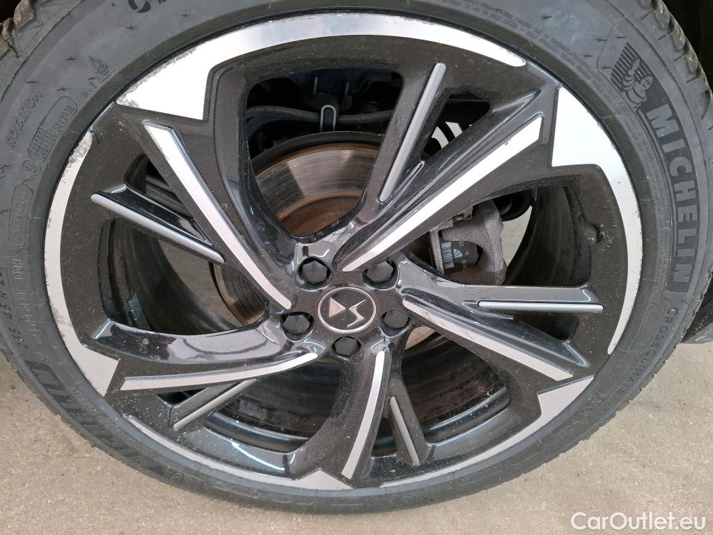  DS  DS7 DS DS 7 Crossback / 2017 / 5P / SUV E-TENSE 4x4 300 Louvre(SL)
 #4