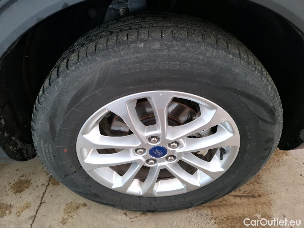  Ford  Kuga FORD  / 2019 / 5P / SUV 2.5 Dur 225 hybrid PHEV Pshift Titanium #49