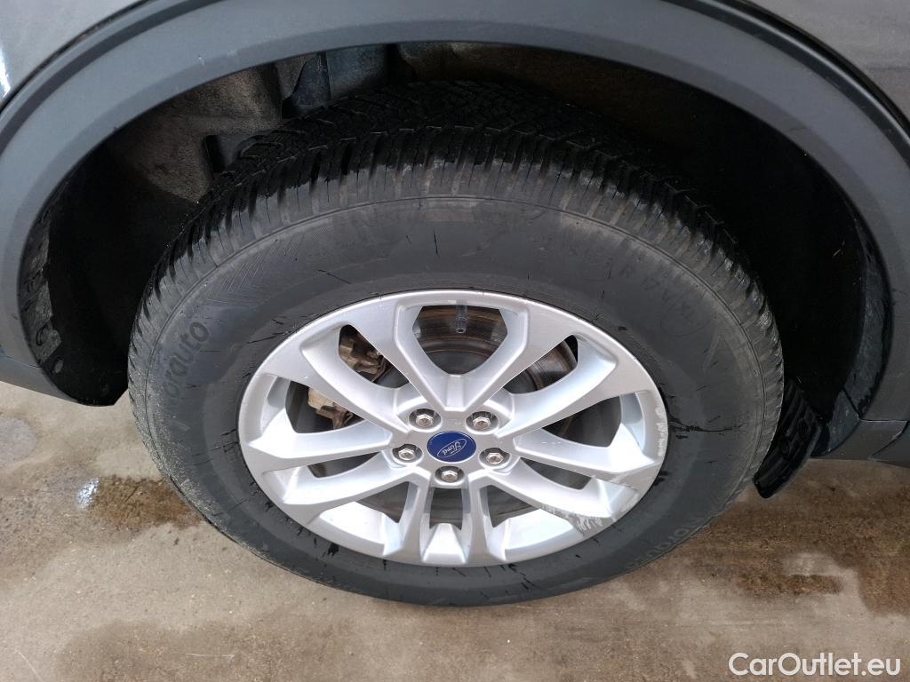  Ford  Kuga FORD  / 2019 / 5P / SUV 2.5 Dur 225 hybrid PHEV Pshift Titanium #11