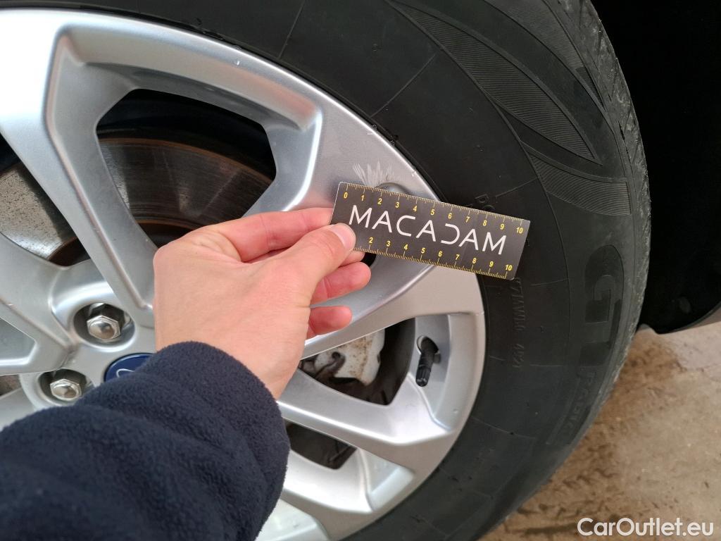  Ford  Kuga FORD  / 2019 / 5P / SUV 2.5 Dur 225 hybrid PHEV Pshift Titanium #51