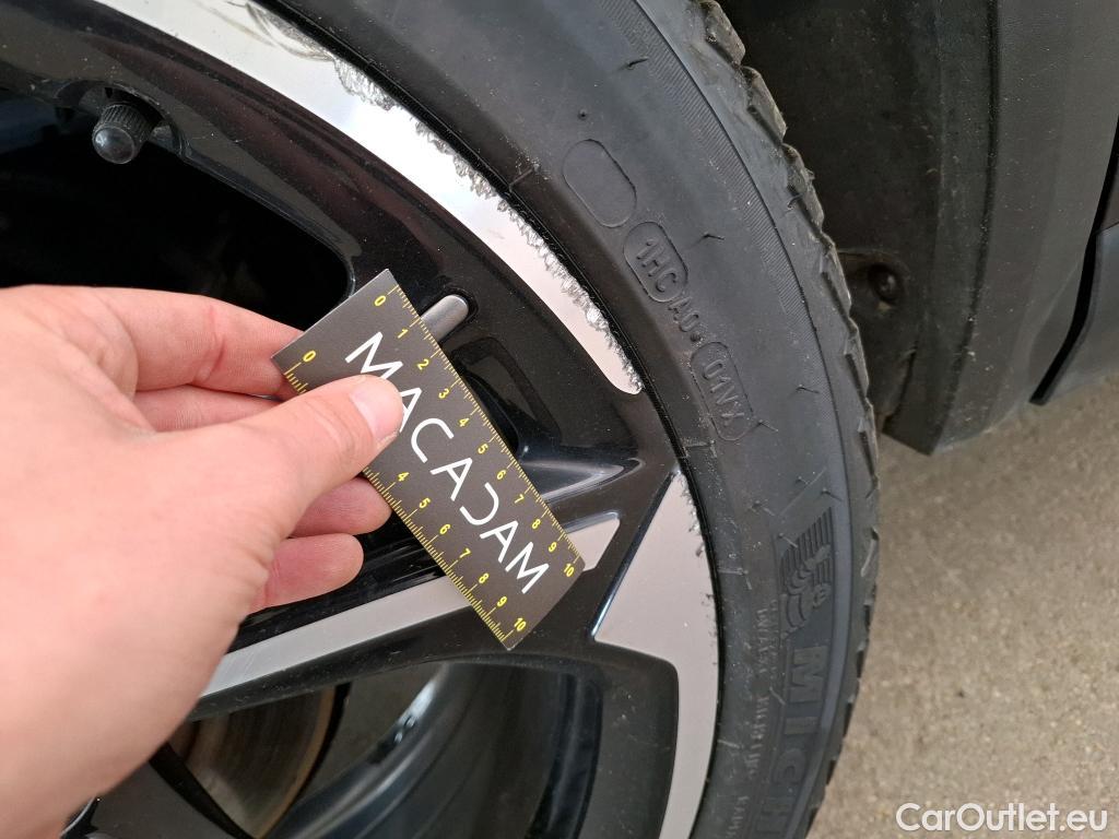  DS  DS7 DS DS 7 Crossback / 2017 / 5P / SUV E-TENSE 4x4 300 Louvre(SL)
 #19