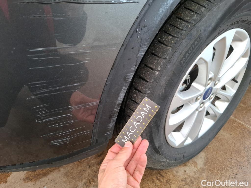  Ford  Kuga FORD  / 2019 / 5P / SUV 2.5 Dur 225 hybrid PHEV Pshift Titanium #48