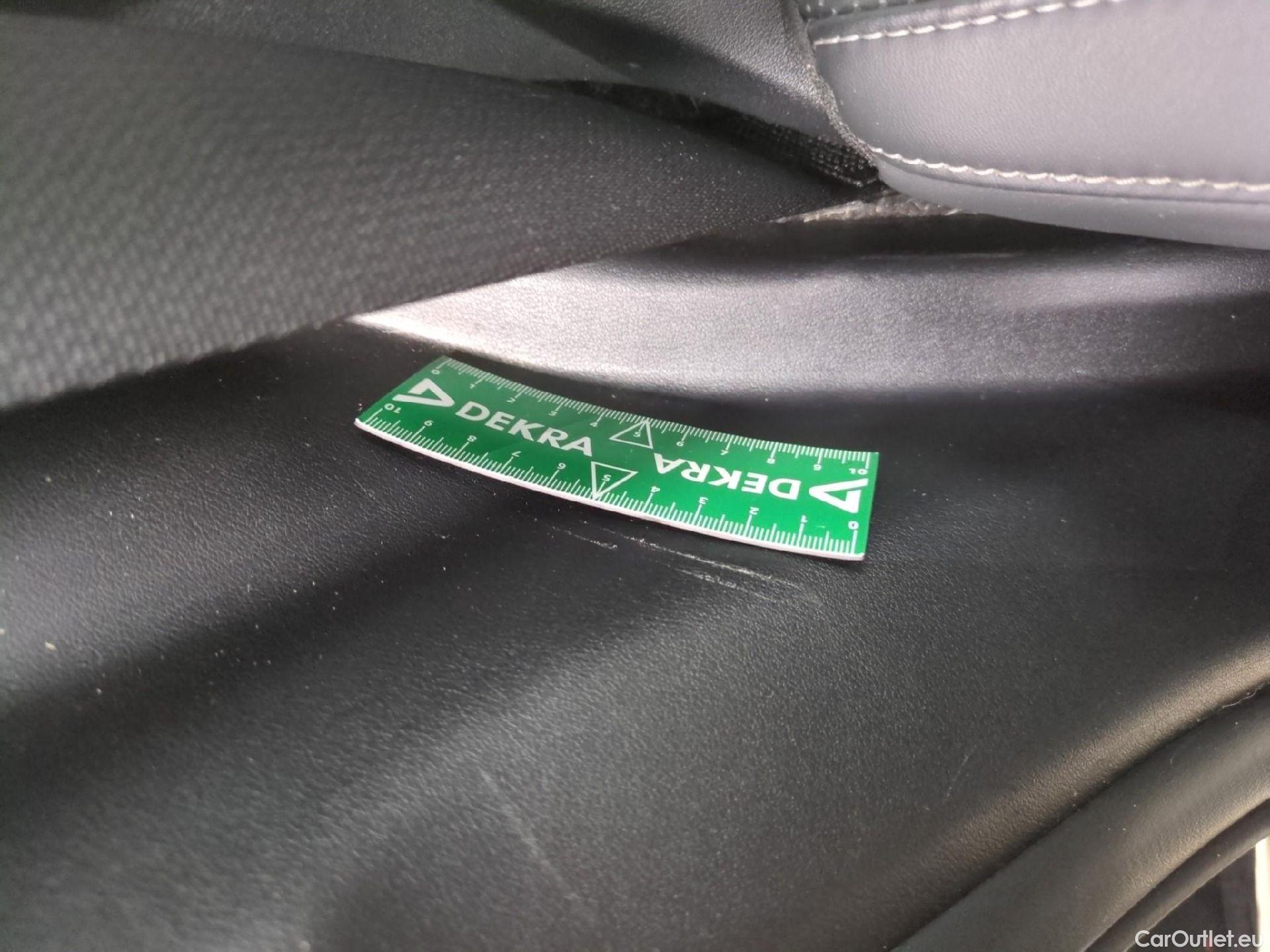  KIA  Ev6 KIA  / 2021 / 5P / SUV BEV 77.4 KWH 4WD AIR DESIGN #9