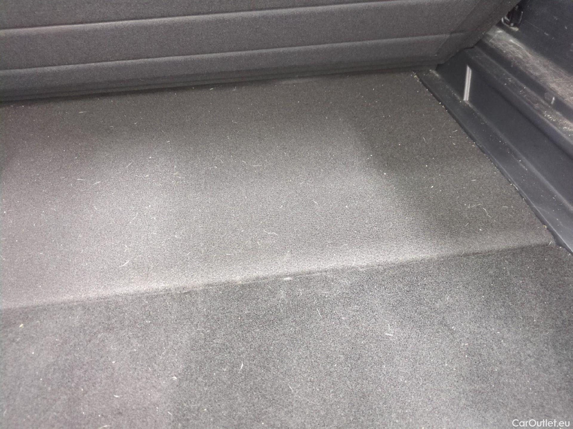  KIA  Ev6 KIA  / 2021 / 5P / SUV BEV 77.4 KWH 4WD AIR DESIGN #3