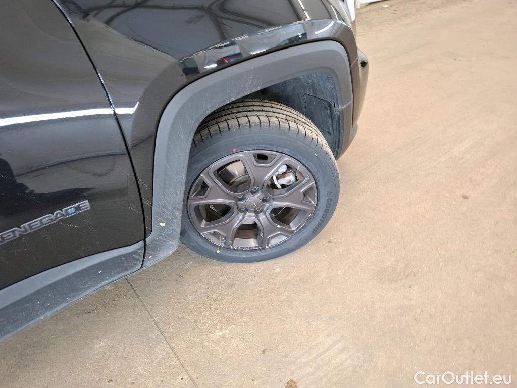  Jeep  Patriot JEEP Renegade / 2018 / 5P / SUV 1.3 TURBO T4 190PS 4XE 80TH ANNIVERSARY(SP) #15