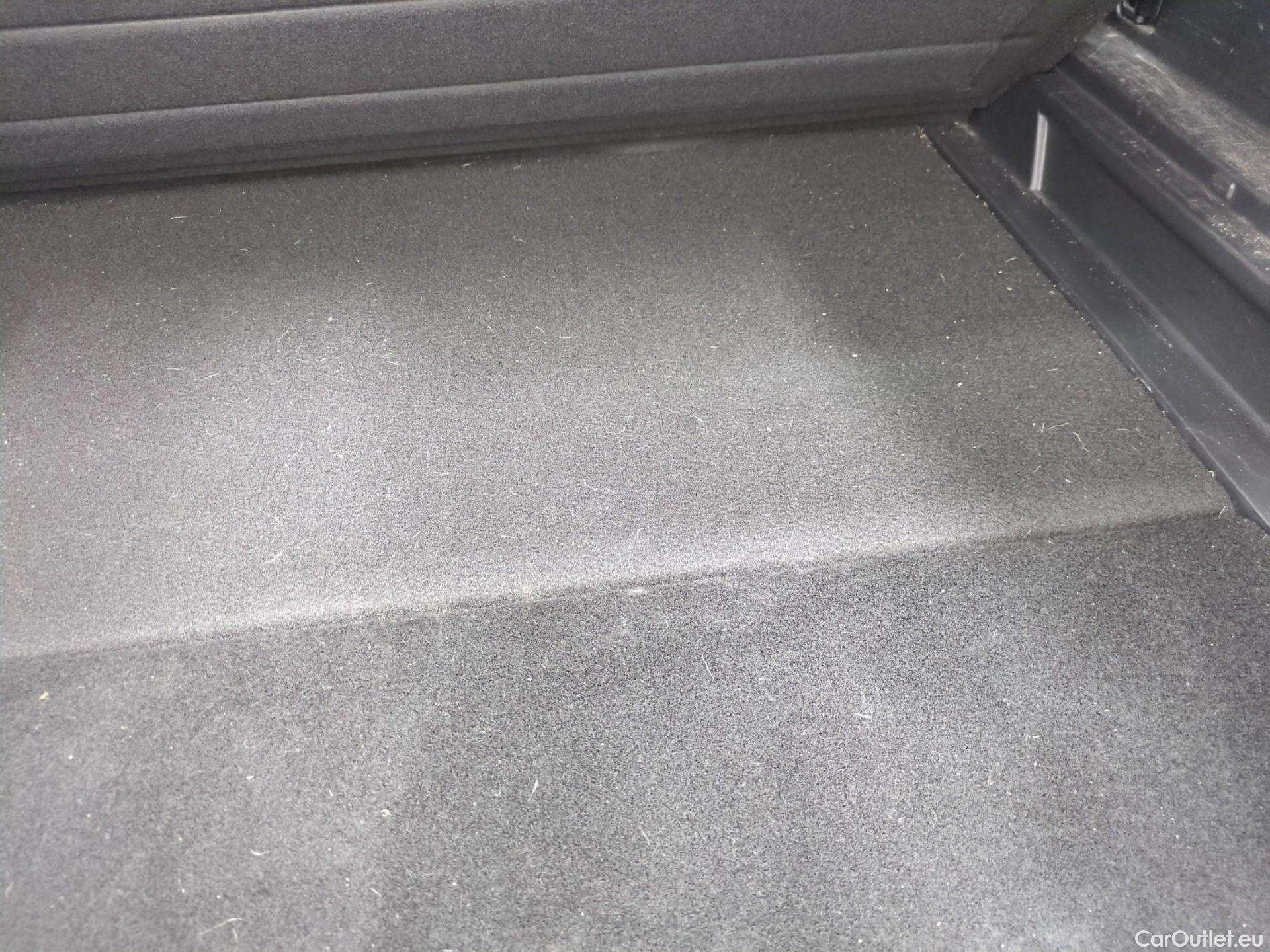  KIA  Ev6 KIA  / 2021 / 5P / SUV BEV 77.4 KWH 4WD AIR DESIGN #4