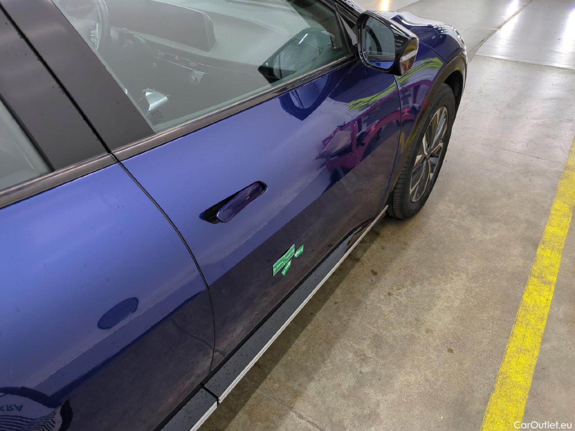  KIA  Ev6 KIA  / 2021 / 5P / SUV BEV 77.4 KWH 4WD AIR DESIGN #10