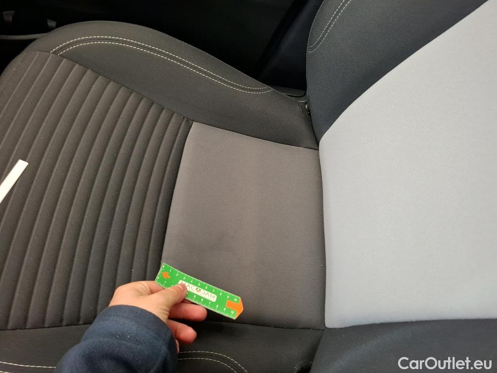  Toyota  Yaris TOYOTA  Hybride 5p Berline 1.5 VVT-I HYBRID France Business #6