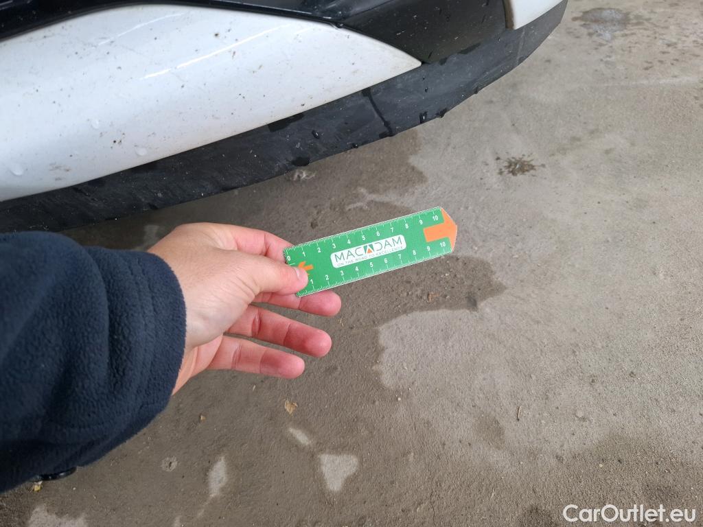  Toyota  Yaris TOYOTA  Hybride 5p Berline 1.5 VVT-I HYBRID France Business #3