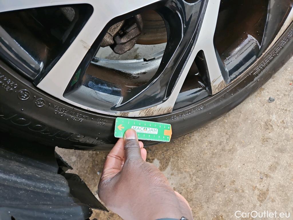  Toyota  C-HR TOYOTA  / 2016 / 5P / SUV 1.8 HYBRIDE 122 COLLECTION #19