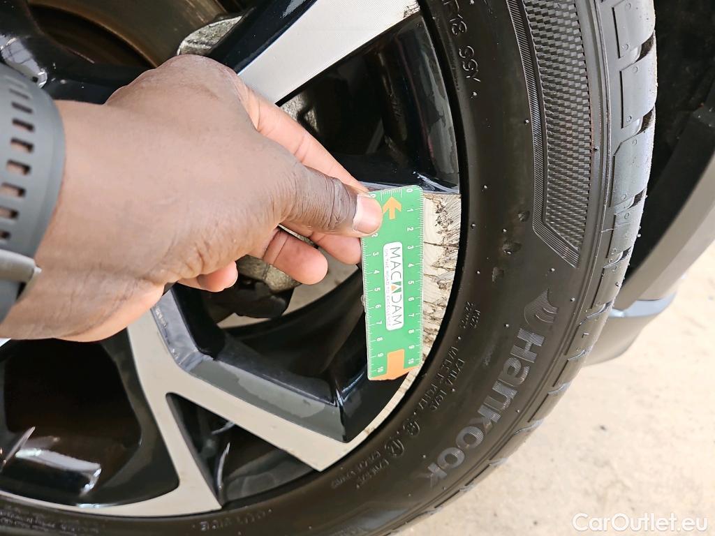  Toyota  C-HR TOYOTA  / 2016 / 5P / SUV 1.8 HYBRIDE 122 COLLECTION #25