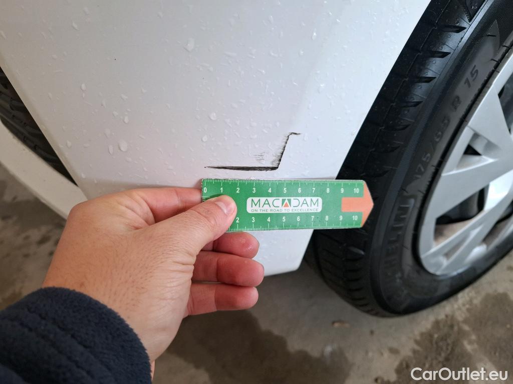  Toyota  Yaris TOYOTA  Hybride 5p Berline 1.5 VVT-I HYBRID France Business #14