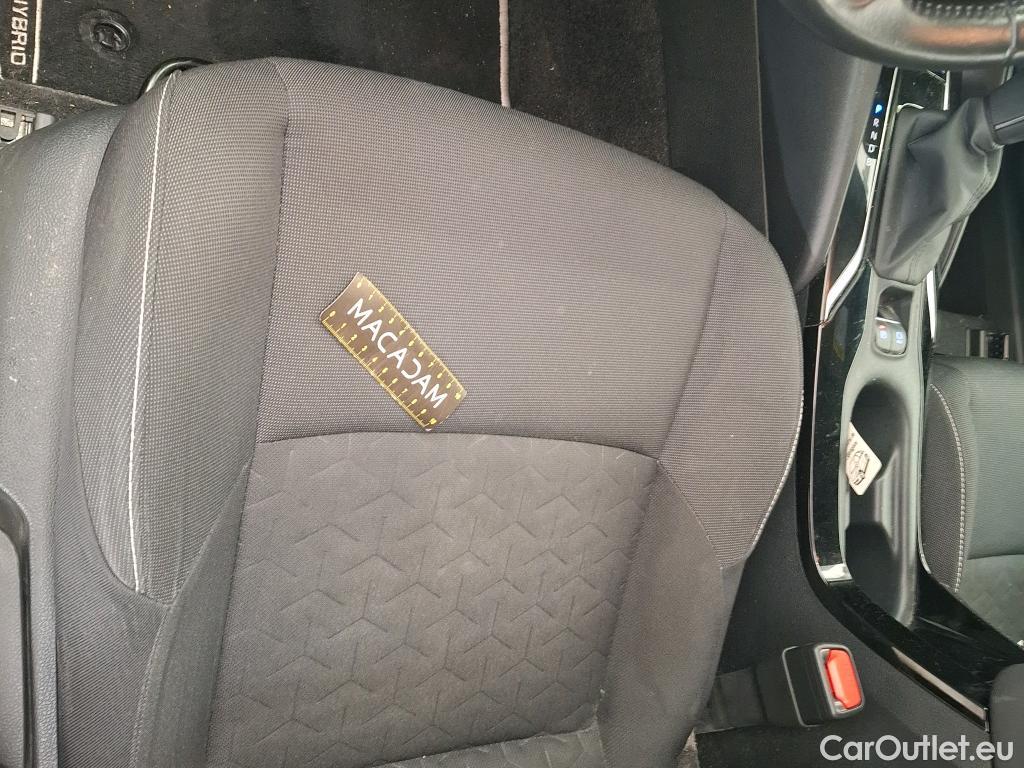  Toyota  Corolla TOYOTA  / 2018 / 5P / Berline Hybride 122h Dynamic Business Stage Acad #38