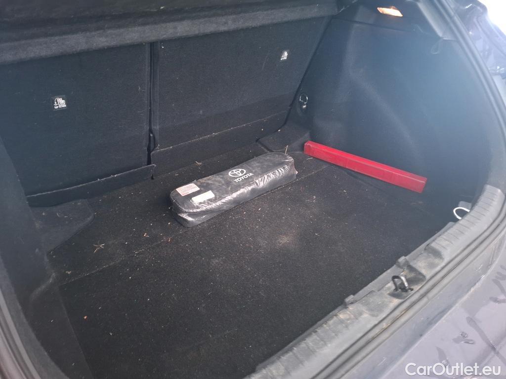  Toyota  Corolla TOYOTA  / 2018 / 5P / Berline Hybride 122h Dynamic Business Stage Acad #37