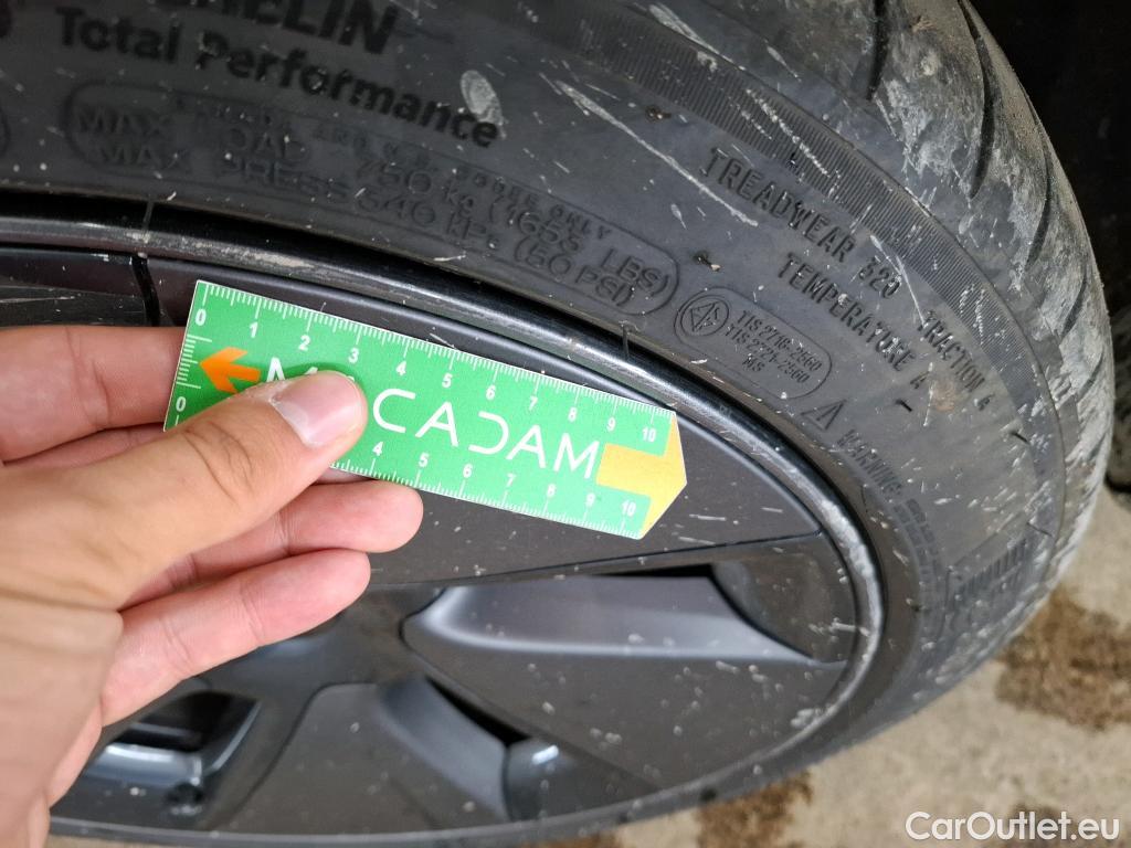  Tesla  Model 3 TESLA  / 2018 / 4P / Berline Grande Autonomie #4