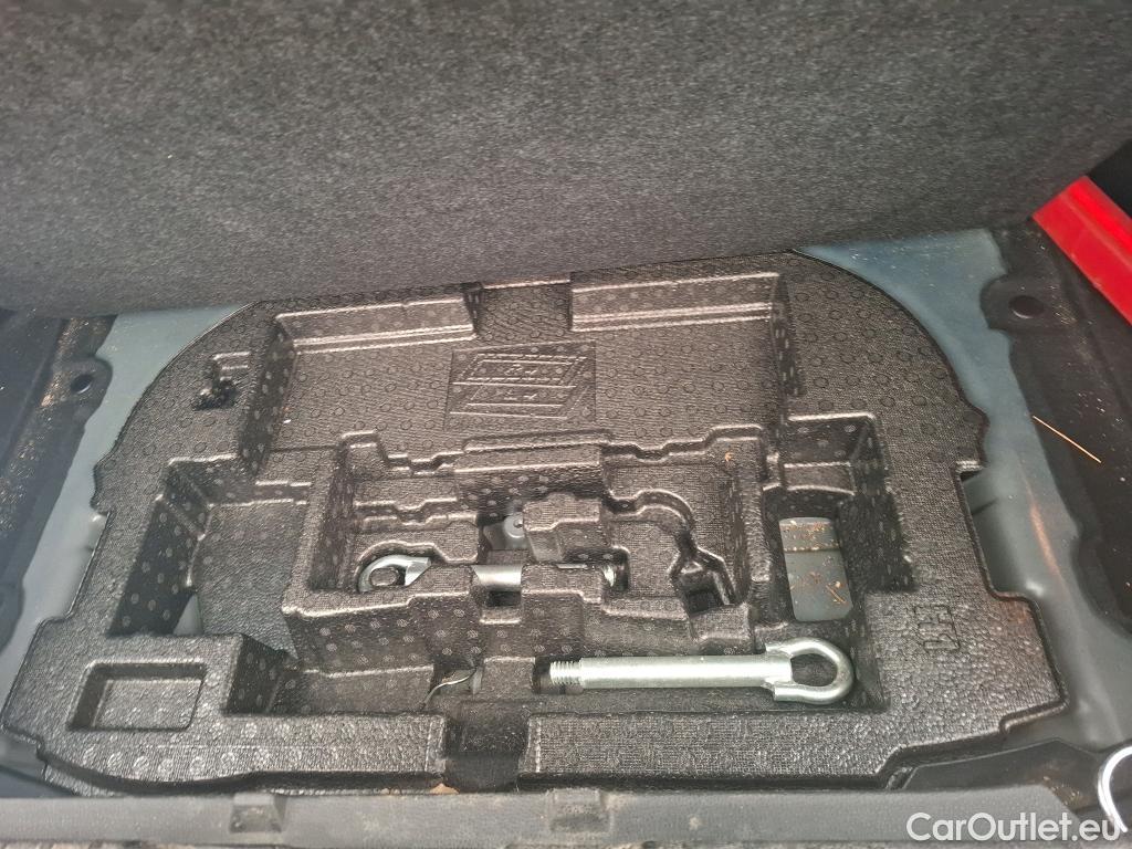  Toyota  Corolla TOYOTA  / 2018 / 5P / Berline Hybride 122h Dynamic Business Stage Acad #27