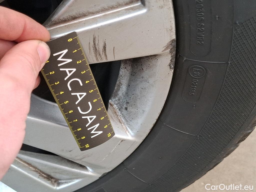  Peugeot  5008  Active Business 1.2 PureTech 130CV BVA8 7 Sieges E6dT #40