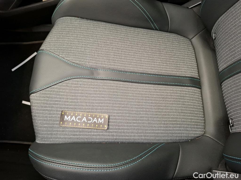  Peugeot  3008 PEUGEOT  / 2020 / 5P / SUV 1.6 HYBRID 225 E-EAT8 Allure Pack #19