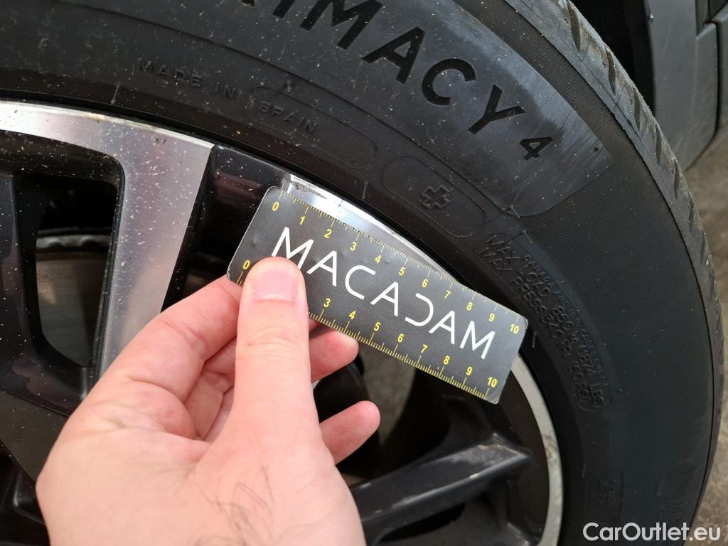  Peugeot  3008 PEUGEOT  / 2020 / 5P / SUV 1.6 HYBRID 225 E-EAT8 Allure Pack #8