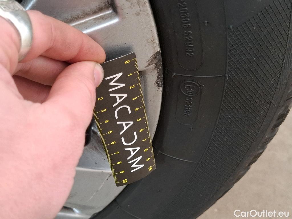  Peugeot  5008  Active Business 1.2 PureTech 130CV BVA8 7 Sieges E6dT #39