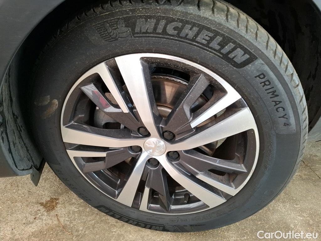  Peugeot  3008 PEUGEOT  / 2020 / 5P / SUV 1.6 HYBRID 225 E-EAT8 Allure Pack #6