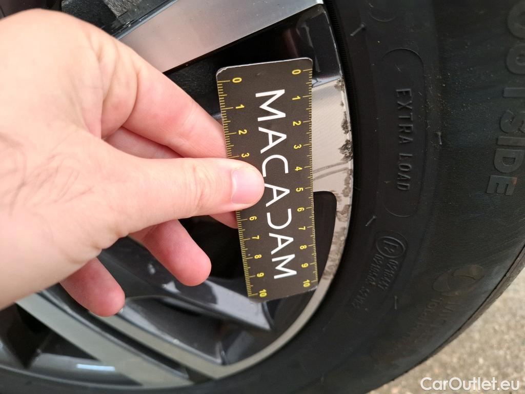  Peugeot  3008 PEUGEOT  / 2020 / 5P / SUV 1.6 HYBRID 225 E-EAT8 Allure Pack #12