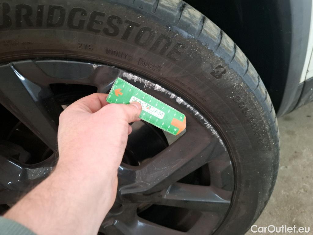  Citroen  C5 CITROEN  Aircross / 2018 / 5P / SUV Hybrid 225 ë-EAT8 Shine Pack #9