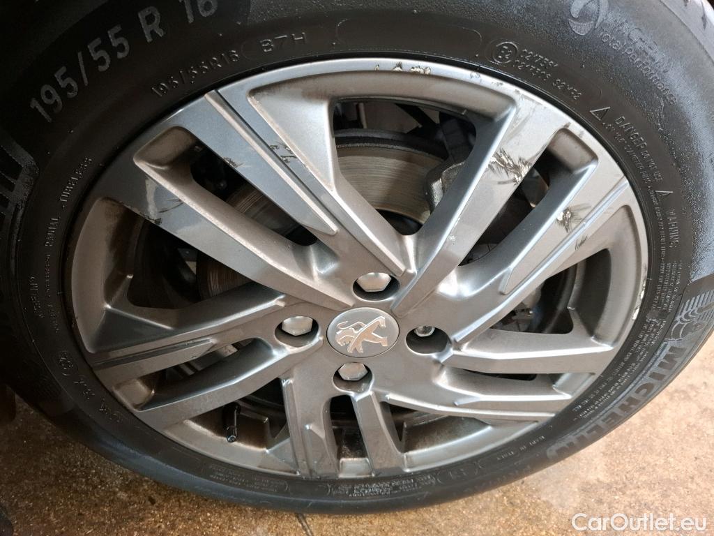  Peugeot  208  Active Pack 1.5 HDi 100CV BVM6 E6d #30