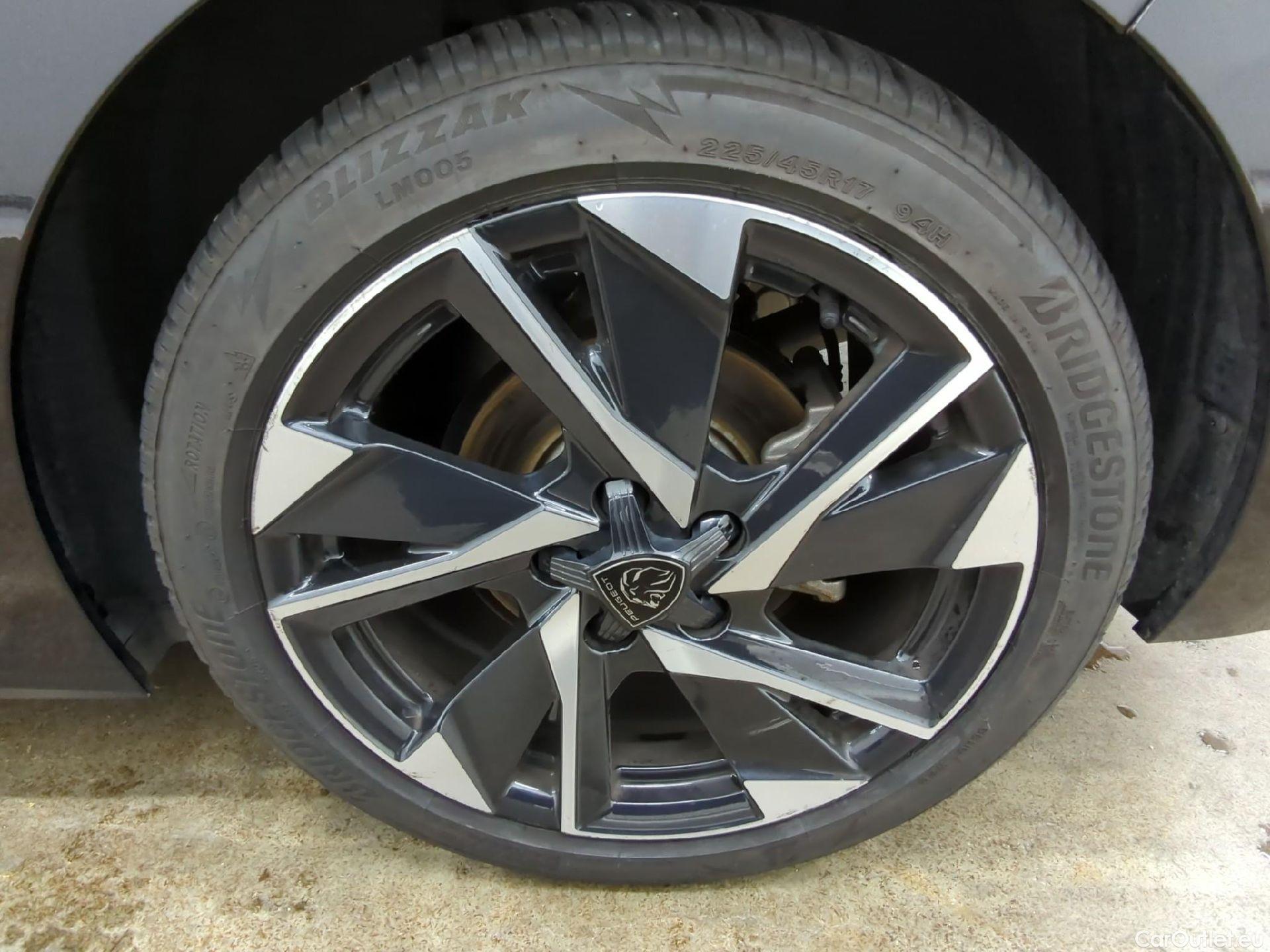  Peugeot  308  Allure Pack 1.2 PureTech 130CV BVA8 E6d #11