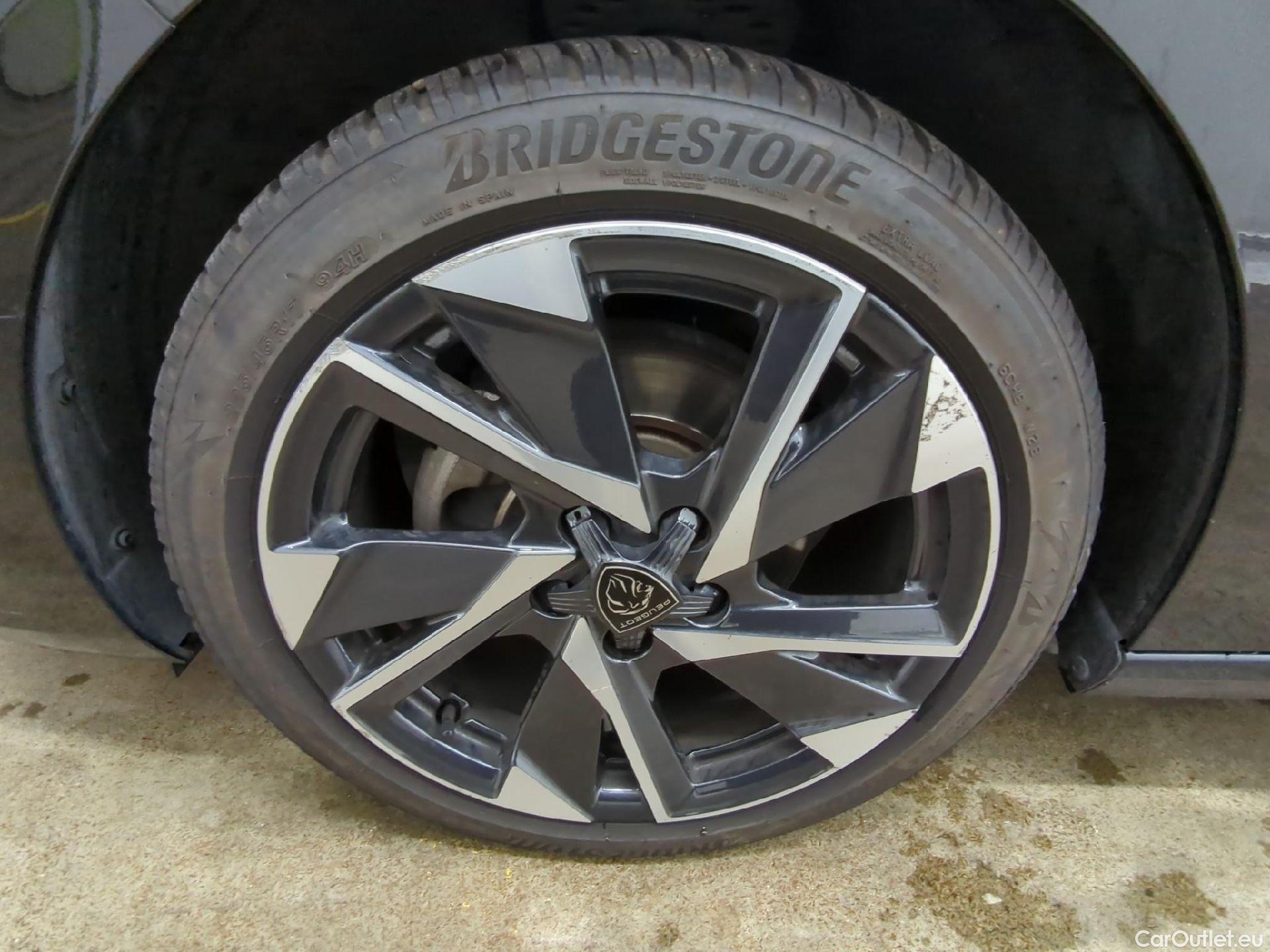  Peugeot  308  Allure Pack 1.2 PureTech 130CV BVA8 E6d #2