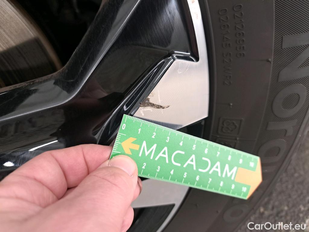  Peugeot  2008  Allure 1.2 PureTech 130CV BVM6 E6d #9