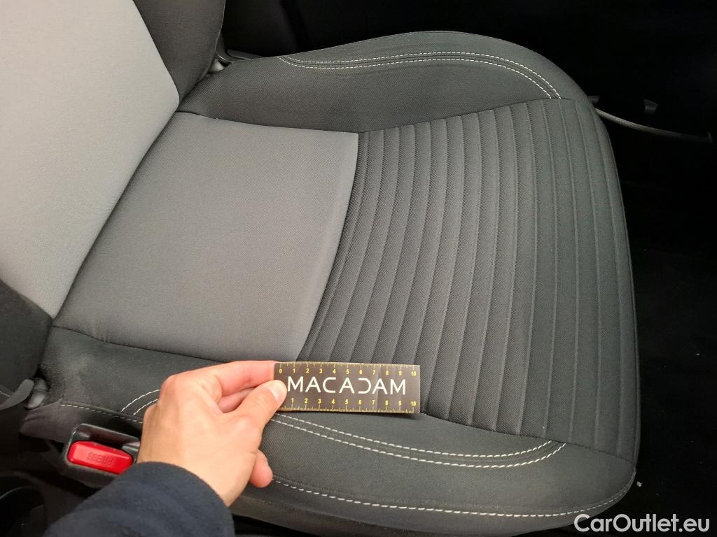  Toyota  Yaris TOYOTA  Hybride / 2017 / 5P / Berline 1.5 VVT-I HYBRID France Business #4