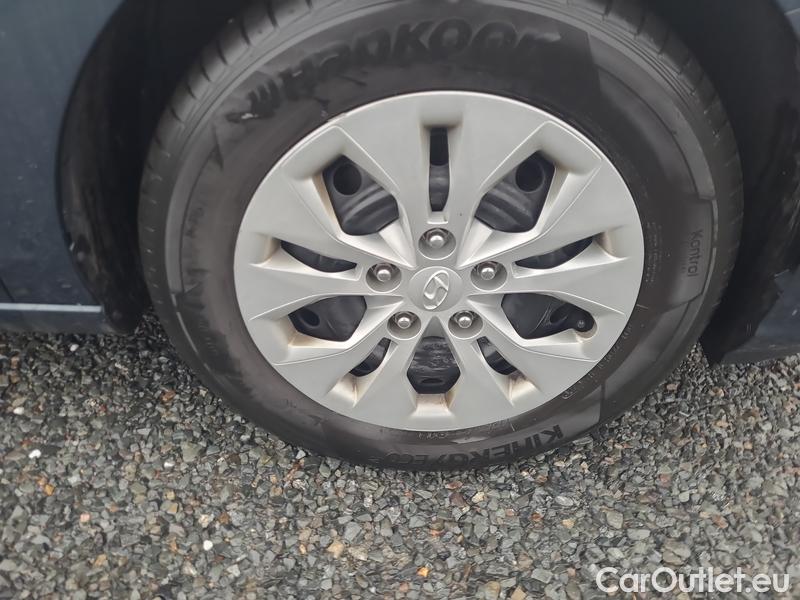  Hyundai  i30   cw (PD)(2017->)  kom. TGDI 120 Start Plus #14