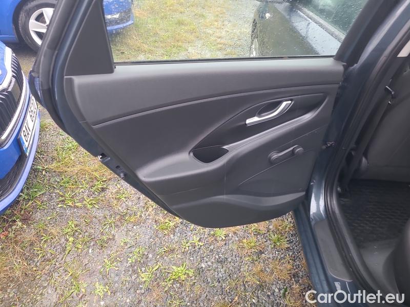  Hyundai  i30   cw (PD)(2017->)  kom. TGDI 120 Start Plus #9